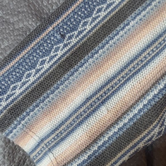 Lightweight Aztec hoodie - Picture 9 of 10